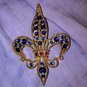 Monet Fleur de lis brooch